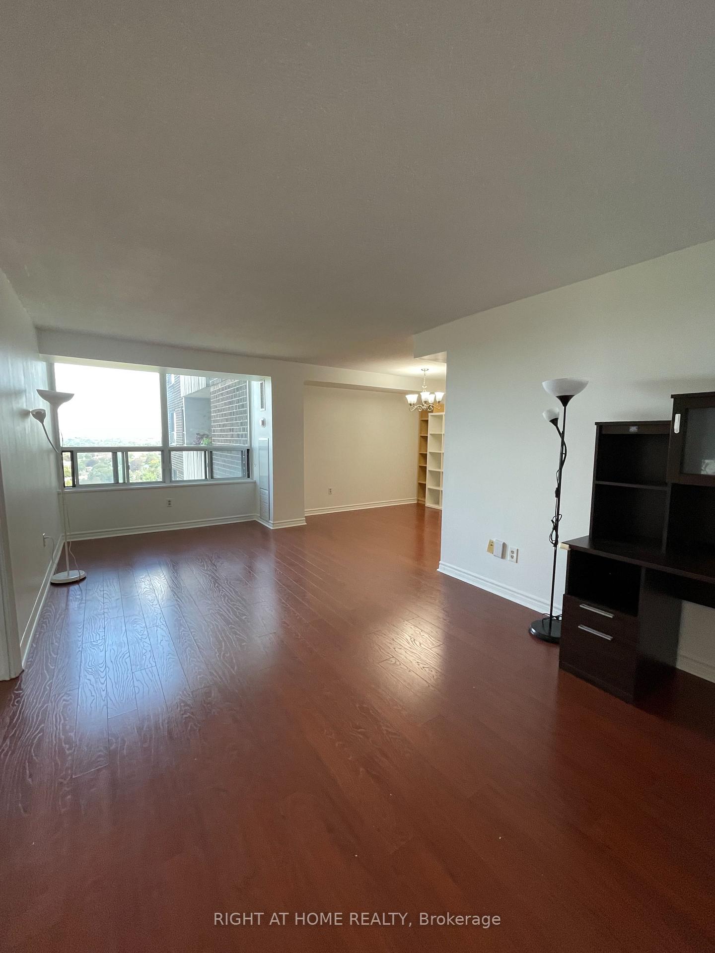Photo 4 of 5 Old Sheppard Avenue, North York, Pleasant View — HOMEH