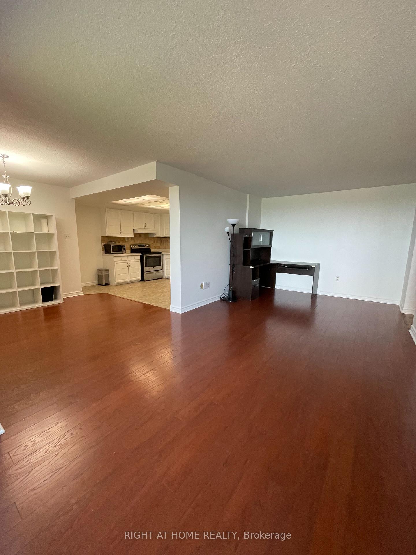 Photo 5 of 5 Old Sheppard Avenue, North York, Pleasant View — HOMEH