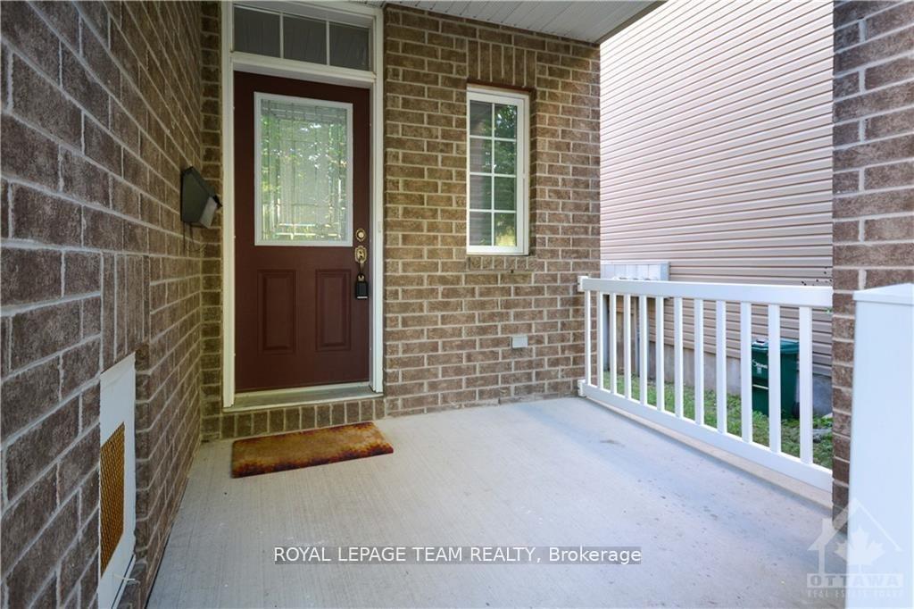 Photo 4 of 252 Tandalee Crescent, Ottawa, Kanata - Emerald Meadows/Trailwest — HOMEH