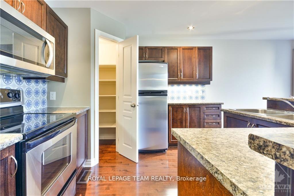 Photo 10 of 252 Tandalee Crescent, Ottawa, Kanata - Emerald Meadows/Trailwest — HOMEH
