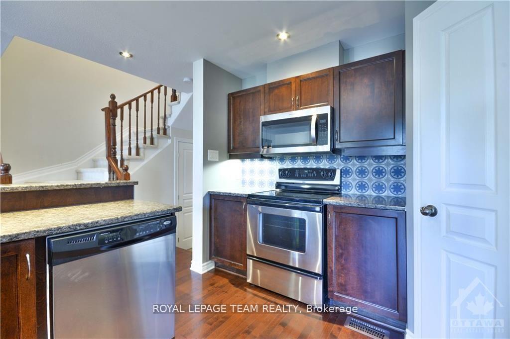 Photo 11 of 252 Tandalee Crescent, Ottawa, Kanata - Emerald Meadows/Trailwest — HOMEH
