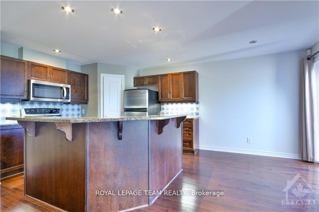 Photo 12 of 252 Tandalee Crescent, Ottawa, Kanata - Emerald Meadows/Trailwest — HOMEH