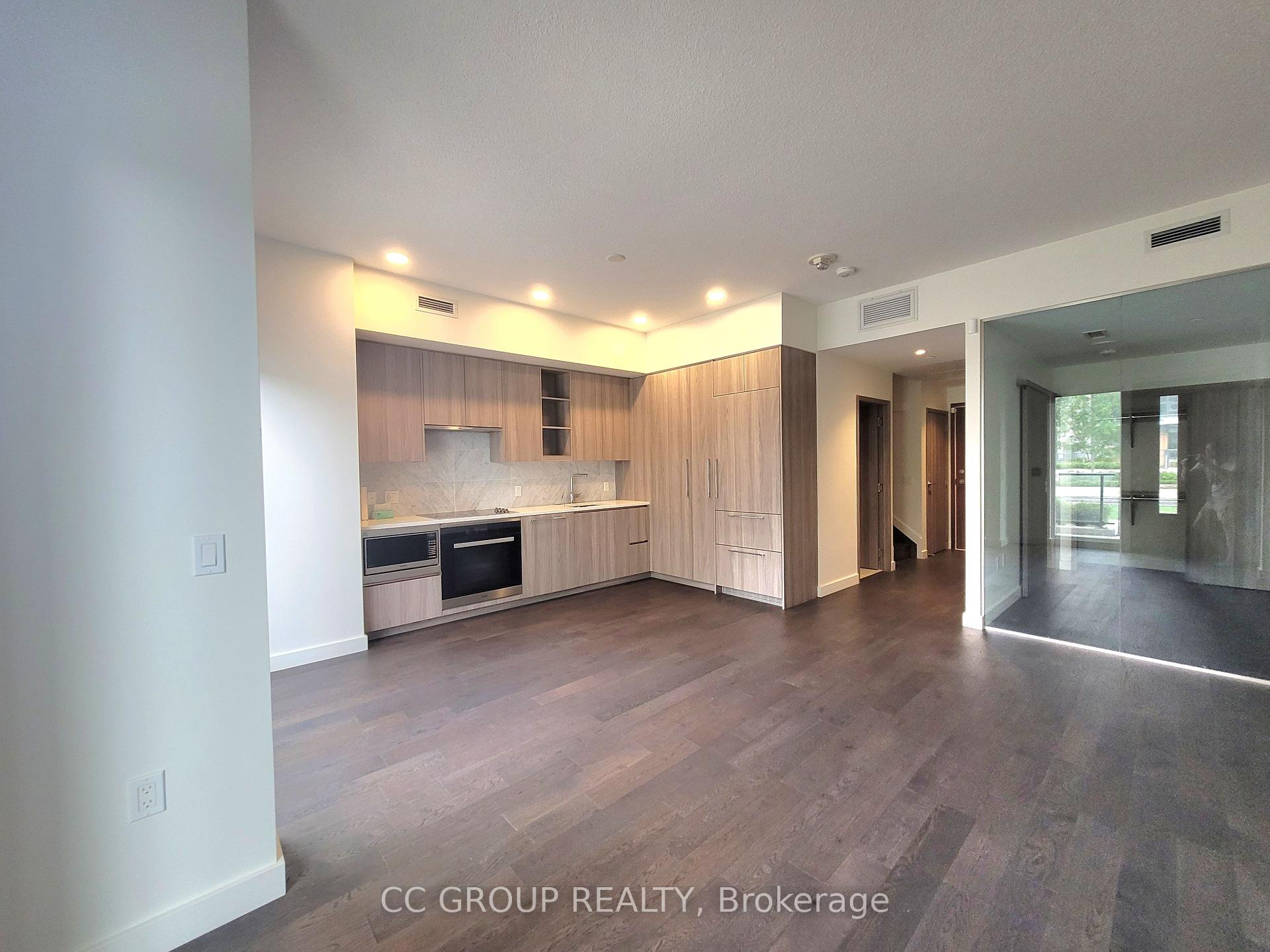Photo 4 of Unit Th207, 85 Mcmahon Drive, North York, Bayview Village — HOMEH