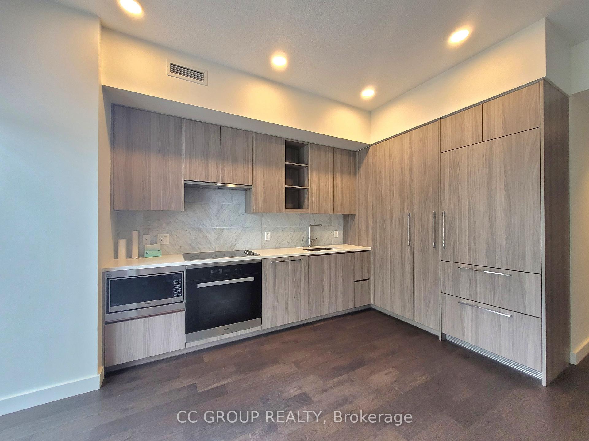Photo 5 of Unit Th207, 85 Mcmahon Drive, North York, Bayview Village — HOMEH
