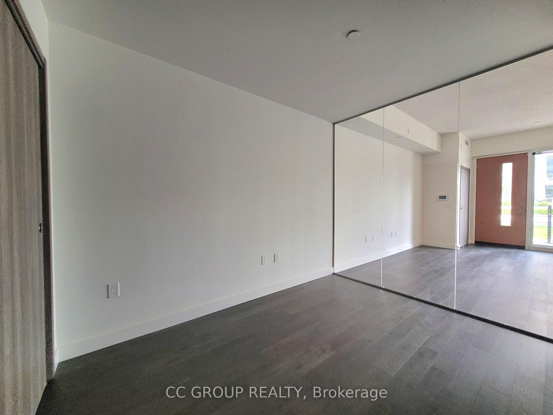 Photo 6 of Unit Th207, 85 Mcmahon Drive, North York, Bayview Village — HOMEH