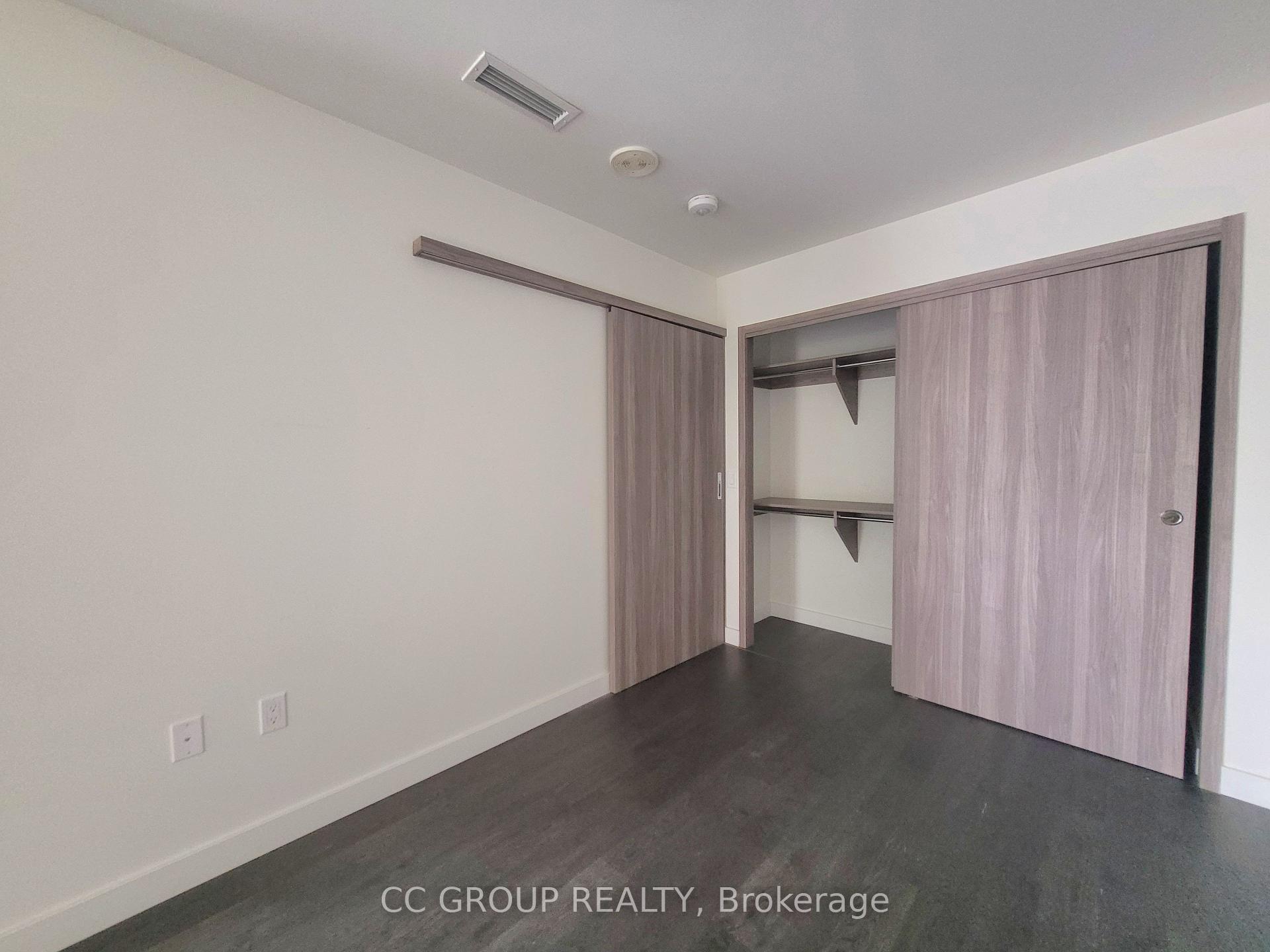 Photo 7 of Unit Th207, 85 Mcmahon Drive, North York, Bayview Village — HOMEH