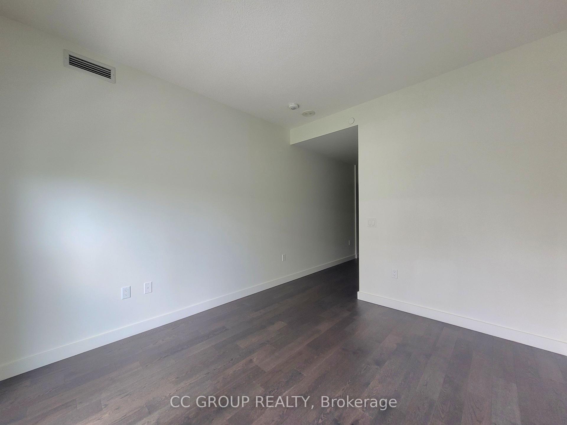Photo 10 of Unit Th207, 85 Mcmahon Drive, North York, Bayview Village — HOMEH
