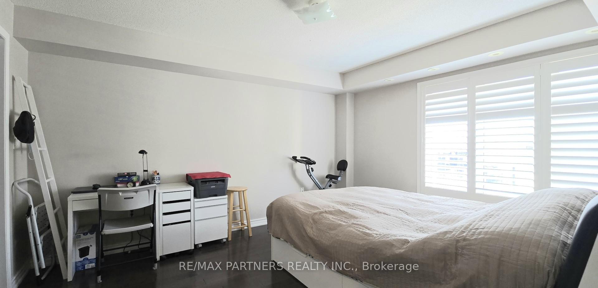 Photo 5 of 184 Louisbourg Way, Markham, Greensborough — HOMEH