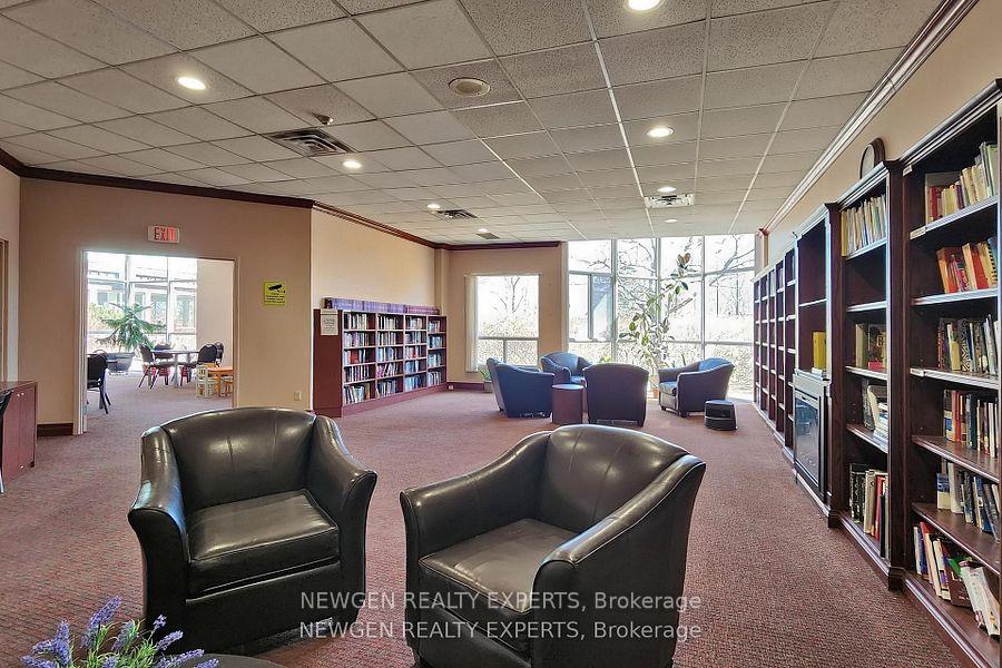Photo 5 of Unit #910, 7 Concorde Place, North York, Banbury-Don Mills — HOMEH