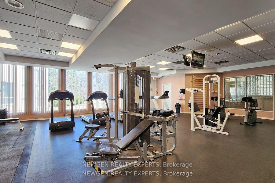 Photo 8 of Unit #910, 7 Concorde Place, North York, Banbury-Don Mills — HOMEH