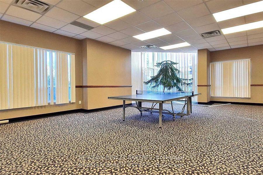 Photo 10 of Unit #910, 7 Concorde Place, North York, Banbury-Don Mills — HOMEH