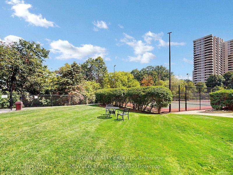 Photo 19 of Unit #910, 7 Concorde Place, North York, Banbury-Don Mills — HOMEH