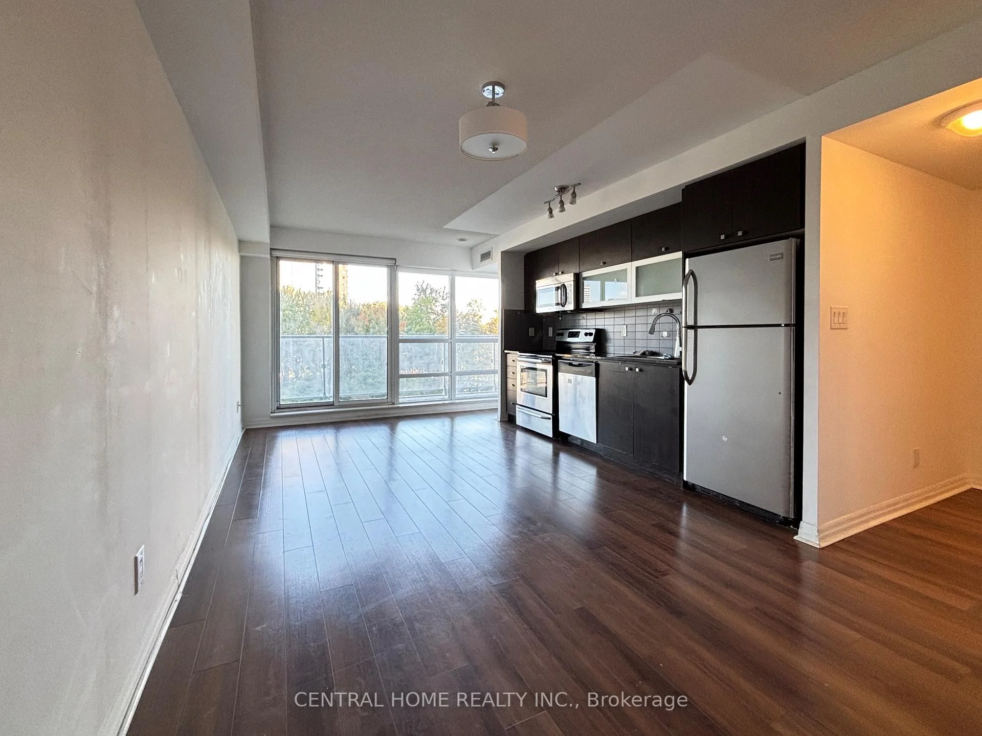 Photo 10 of Unit 308, 2015 Sheppard Avenue E, North York, Henry Farm — HOMEH