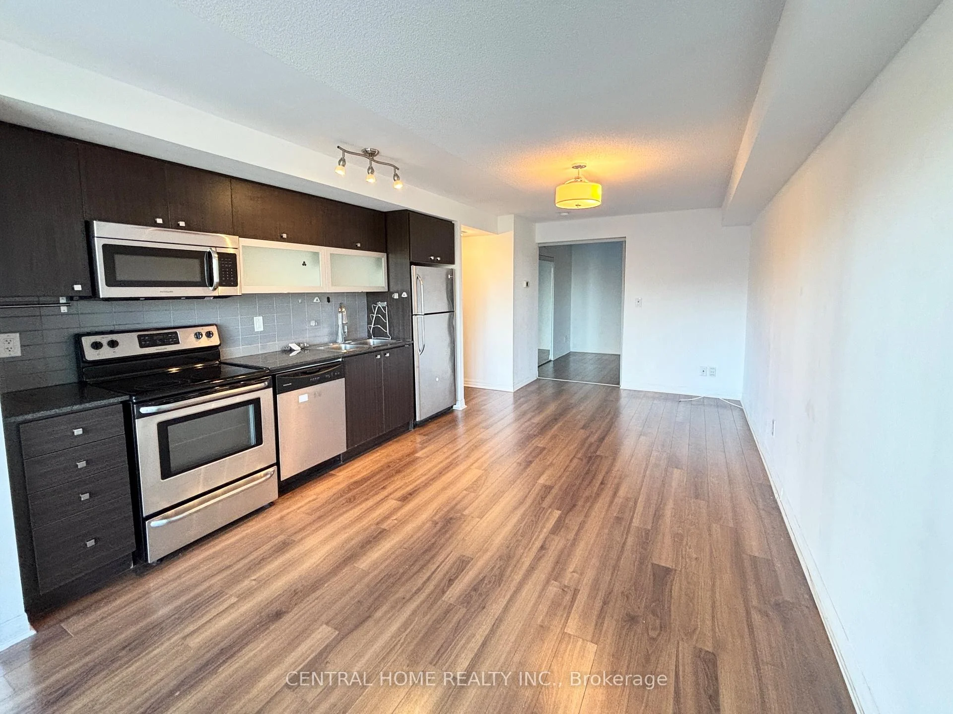 Photo 15 of Unit 308, 2015 Sheppard Avenue E, North York, Henry Farm — HOMEH