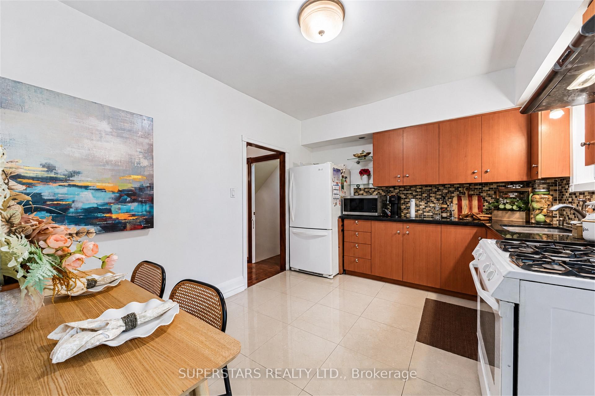 Photo 10 of 235 Oakwood Avenue, Toronto, Oakwood Village — HOMEH