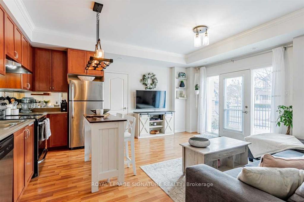 Photo 5 of Unit 2, 261 John Way W, Aurora, Bayview Wellington — HOMEH