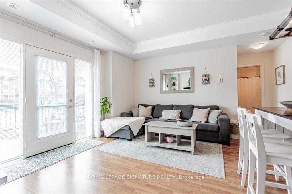 Photo 9 of Unit 2, 261 John Way W, Aurora, Bayview Wellington — HOMEH