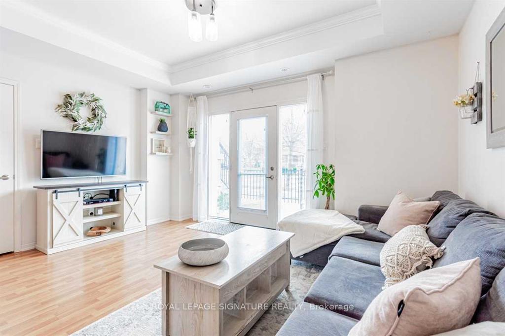 Photo 10 of Unit 2, 261 John Way W, Aurora, Bayview Wellington — HOMEH