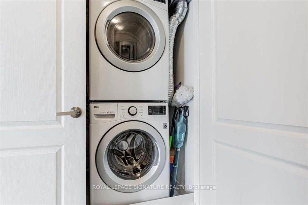 Photo 14 of Unit 2, 261 John Way W, Aurora, Bayview Wellington — HOMEH