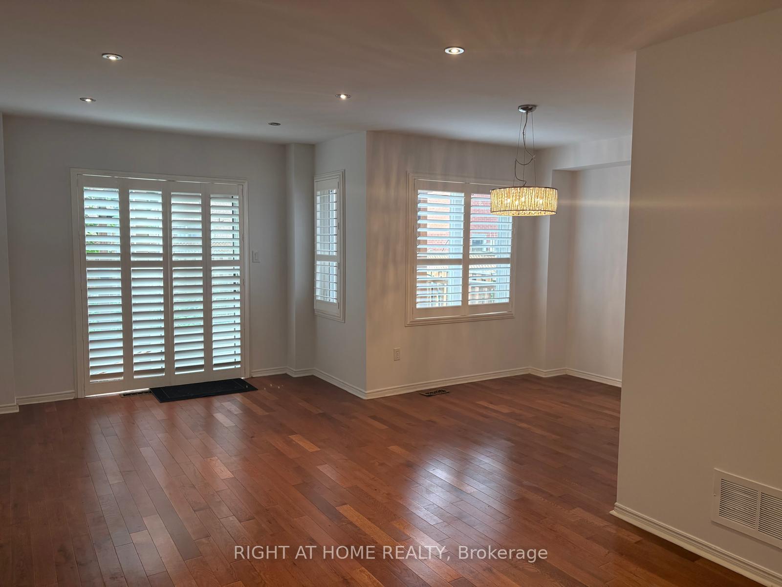 Photo 2 of 55 Sunley Crescent, Brampton, Fletcher's West — HOMEH
