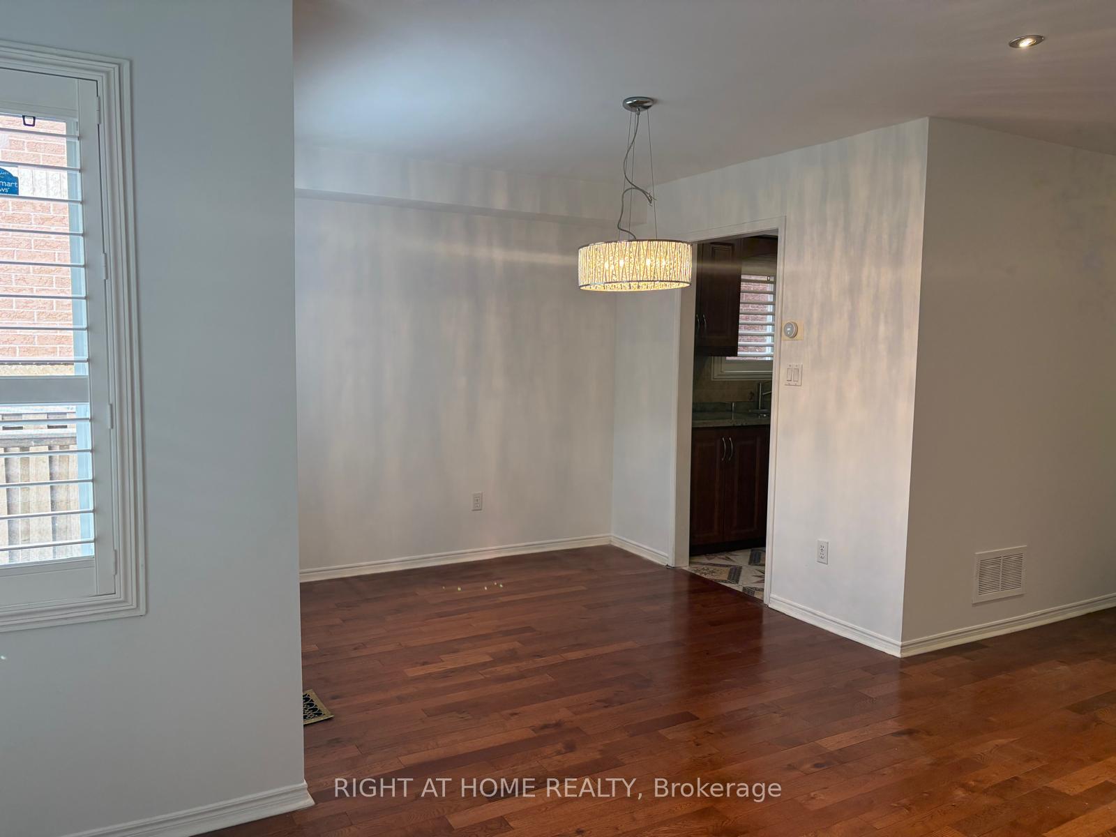 Photo 7 of 55 Sunley Crescent, Brampton, Fletcher's West — HOMEH