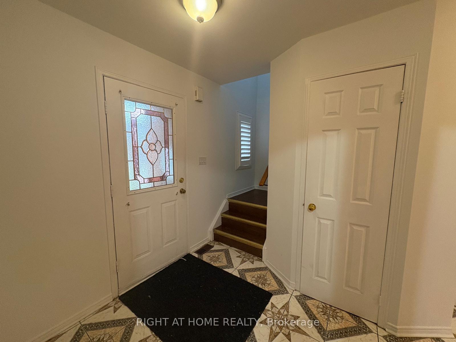 Photo 3 of 55 Sunley Crescent, Brampton, Fletcher's West — HOMEH