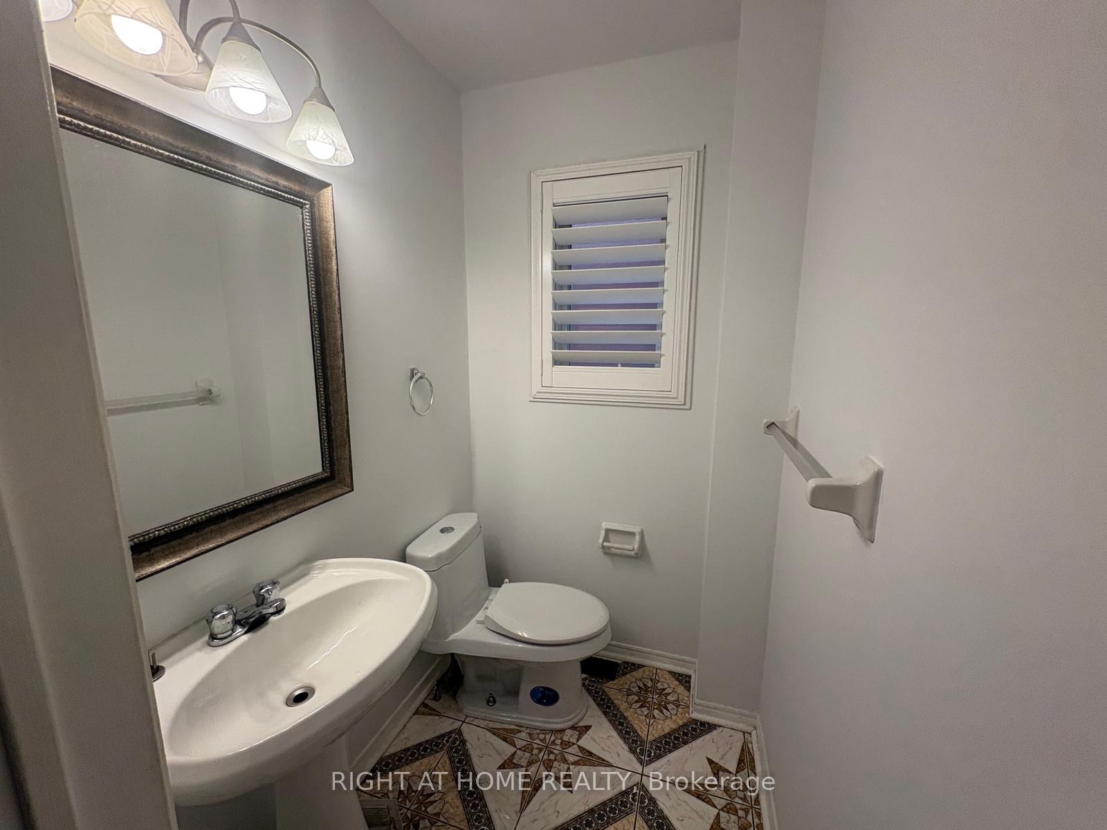 Photo 12 of 55 Sunley Crescent, Brampton, Fletcher's West — HOMEH