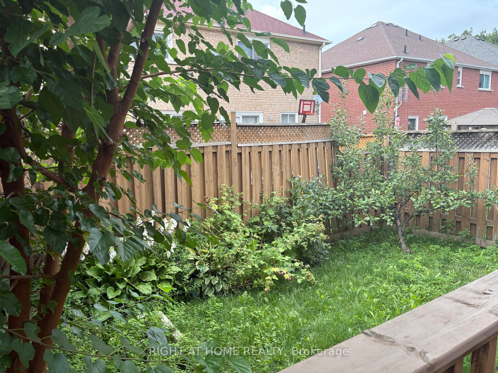 Photo 27 of 55 Sunley Crescent, Brampton, Fletcher's West — HOMEH