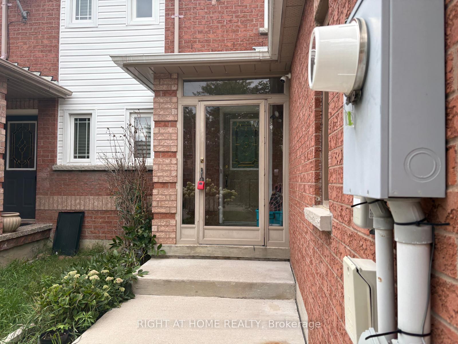 Photo 29 of 55 Sunley Crescent, Brampton, Fletcher's West — HOMEH