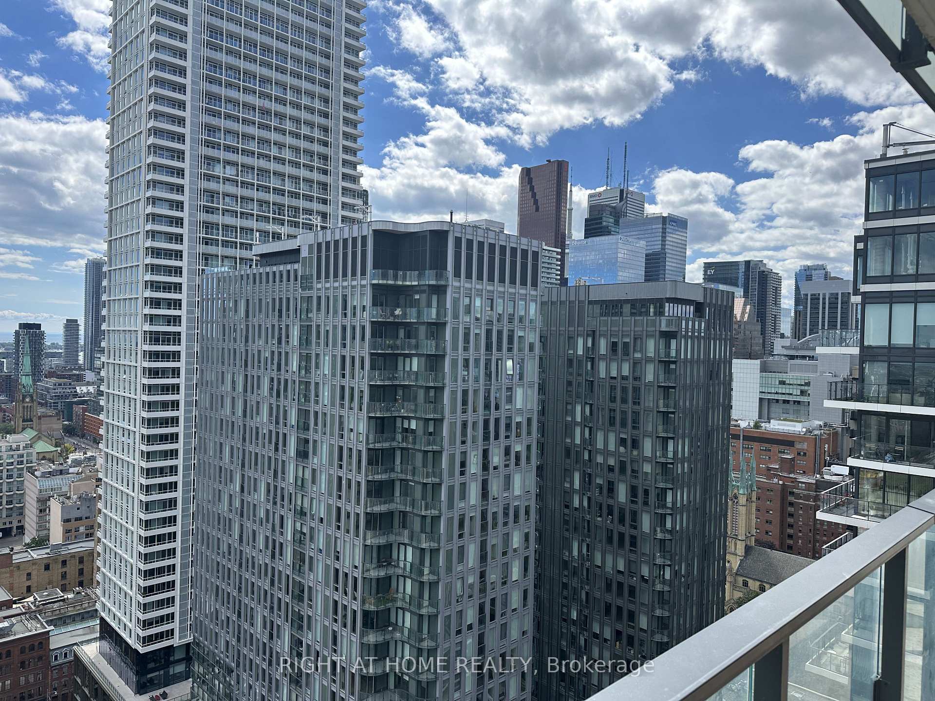Photo 4 of Unit 2801, 47 Mutual Street, Toronto, Church-Yonge Corridor — HOMEH