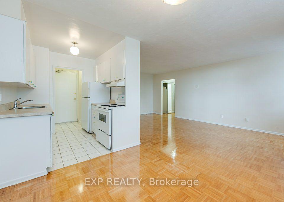 Photo 2 of Unit 1006, 10 Huntley Street, Toronto, North St. James Town — HOMEH