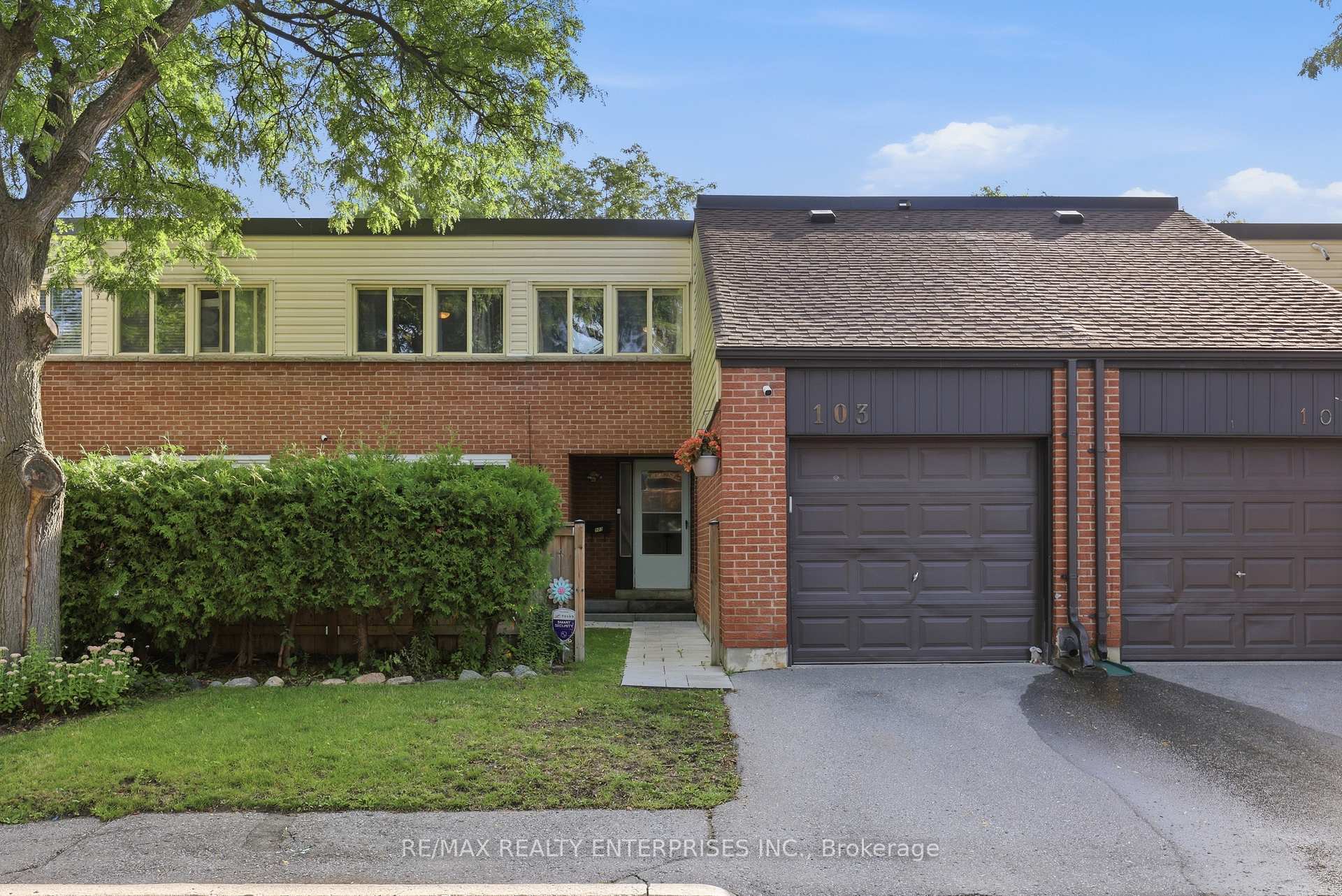 Photo 2 of Unit 103, 155 Glovers Road, Oshawa, Samac — HOMEH