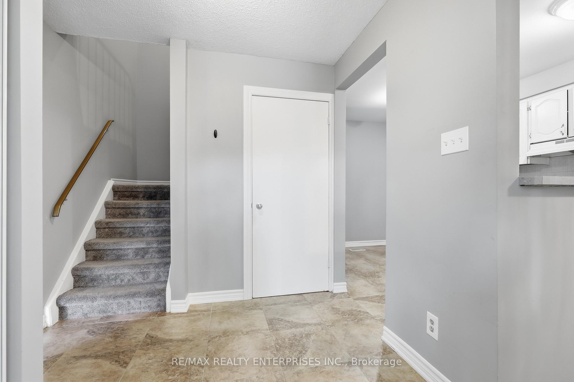 Photo 8 of Unit 103, 155 Glovers Road, Oshawa, Samac — HOMEH
