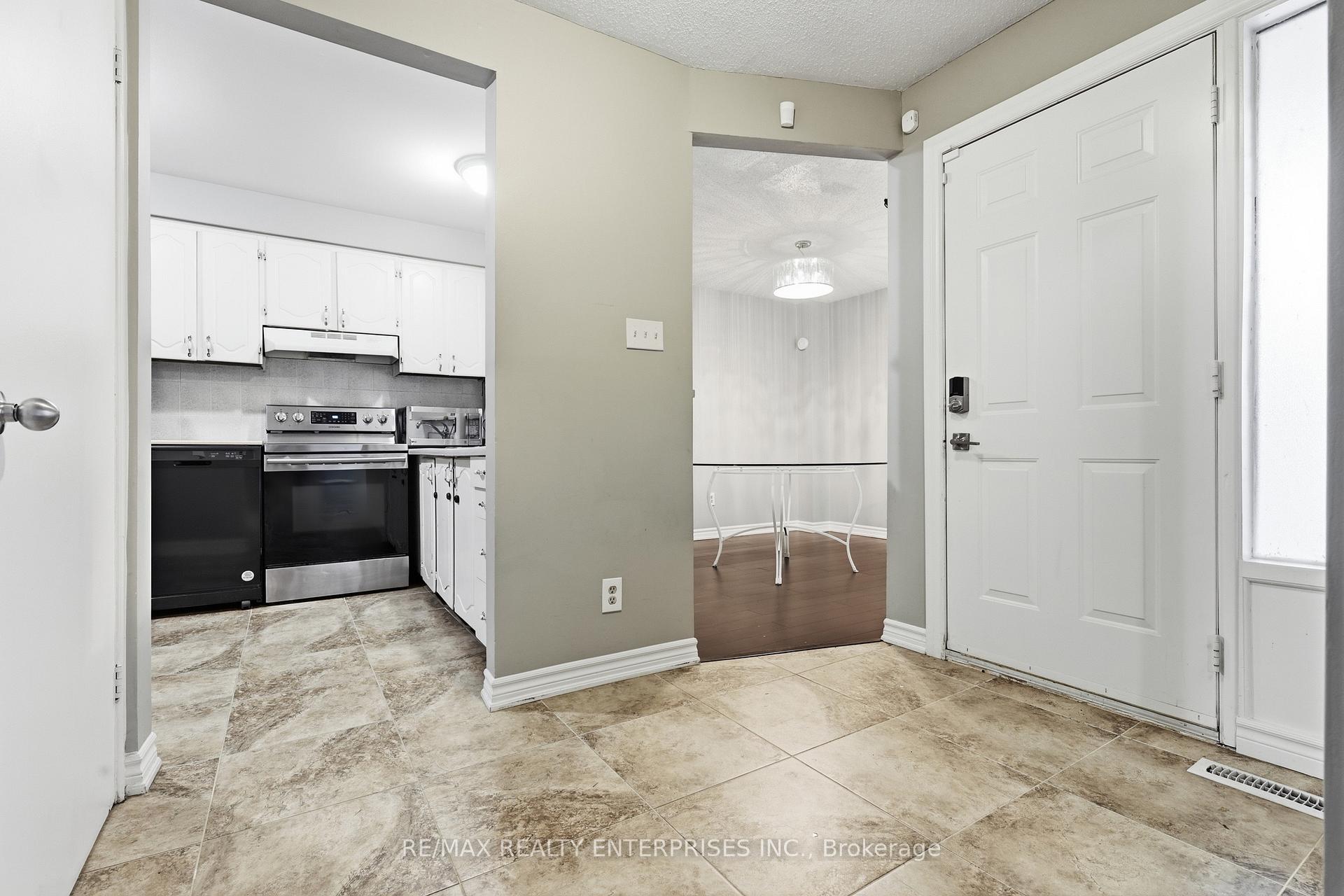 Photo 9 of Unit 103, 155 Glovers Road, Oshawa, Samac — HOMEH