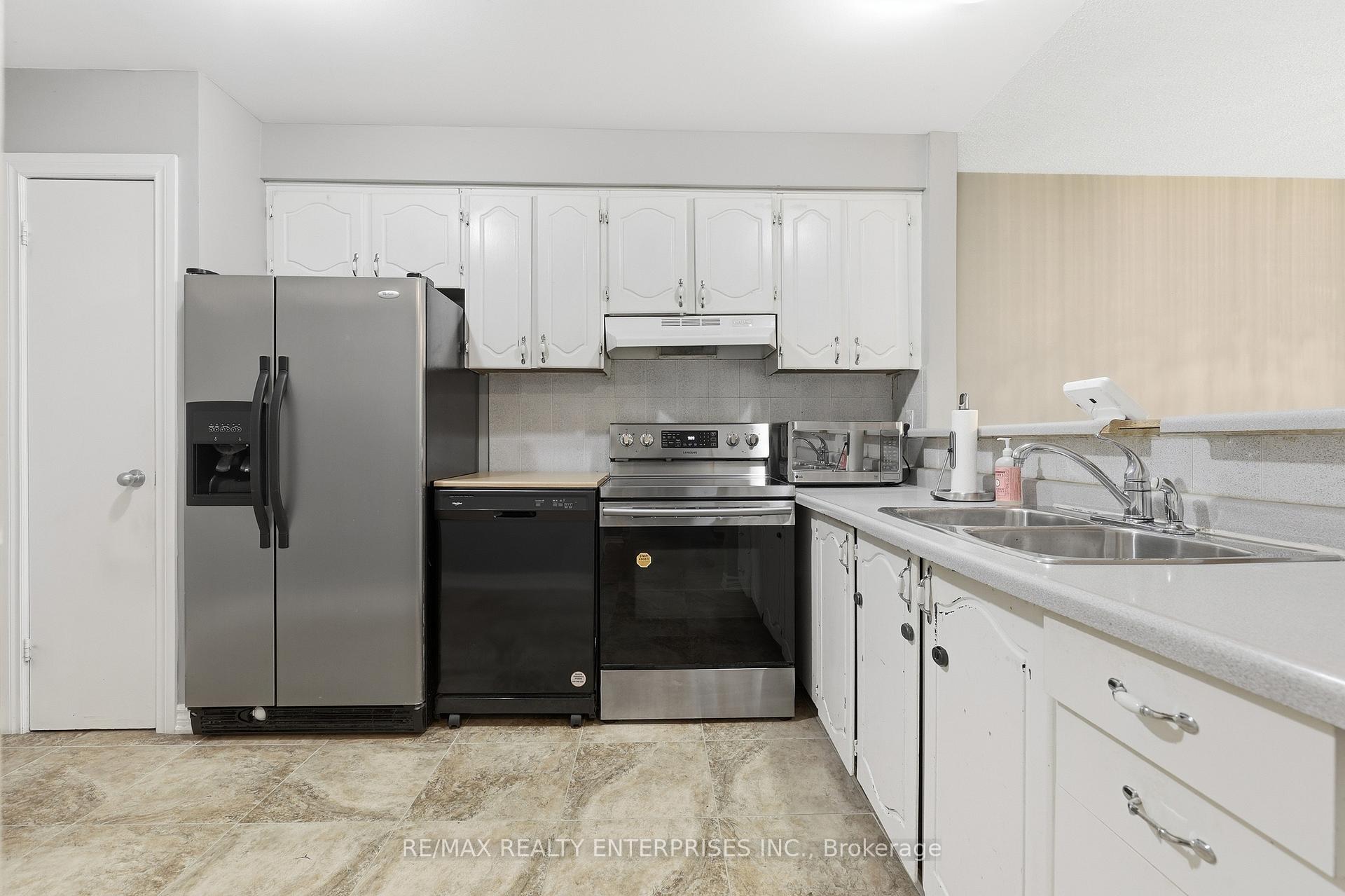 Photo 11 of Unit 103, 155 Glovers Road, Oshawa, Samac — HOMEH