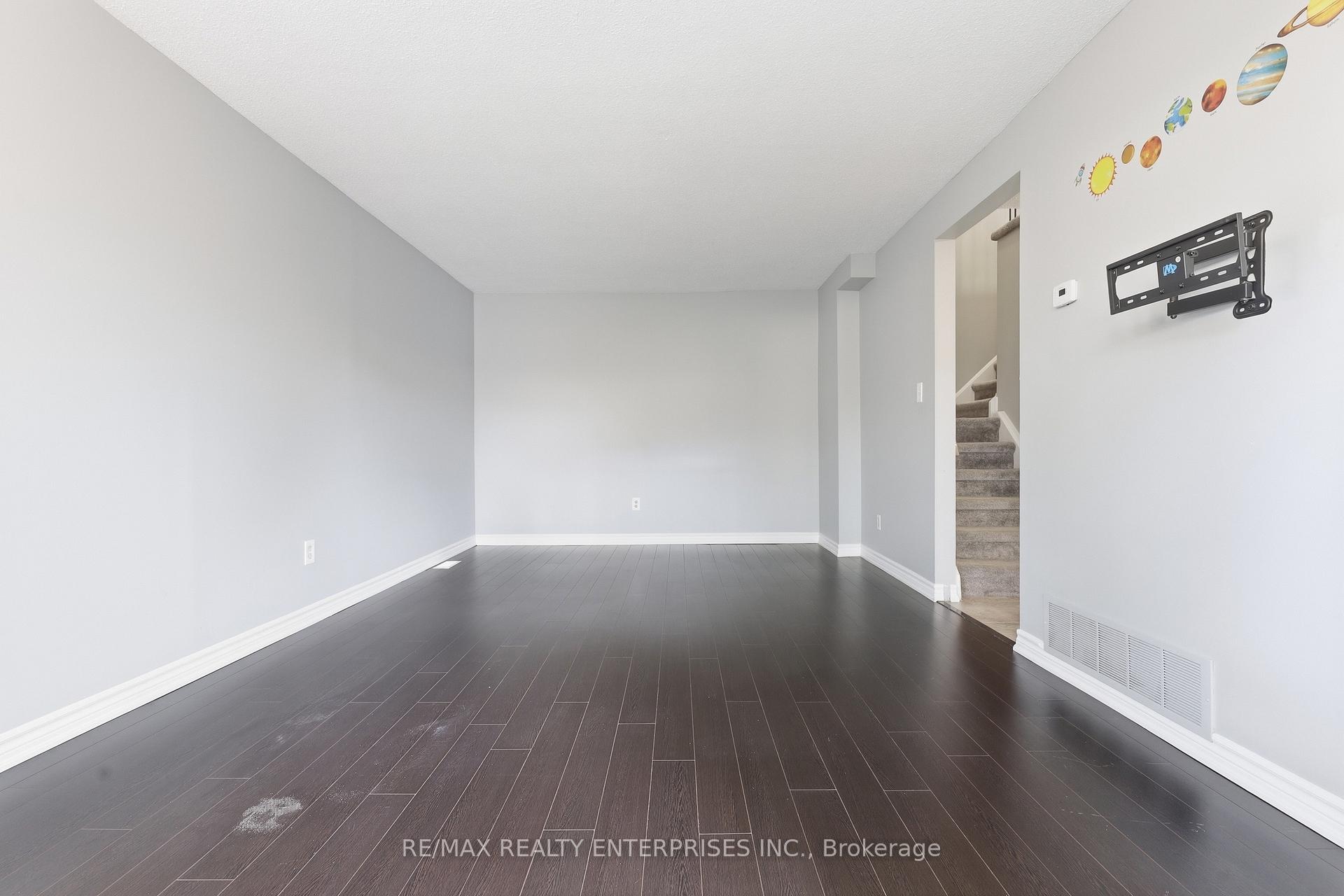 Photo 15 of Unit 103, 155 Glovers Road, Oshawa, Samac — HOMEH