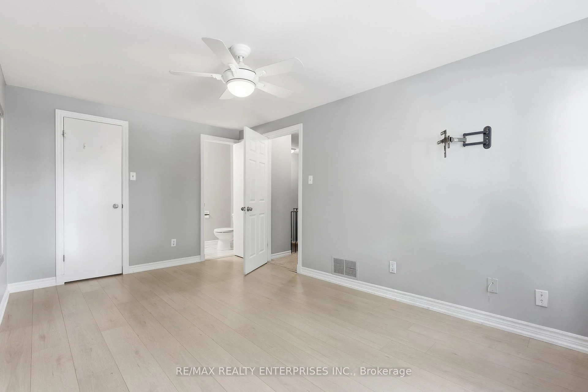 Photo 27 of Unit 103, 155 Glovers Road, Oshawa, Samac — HOMEH