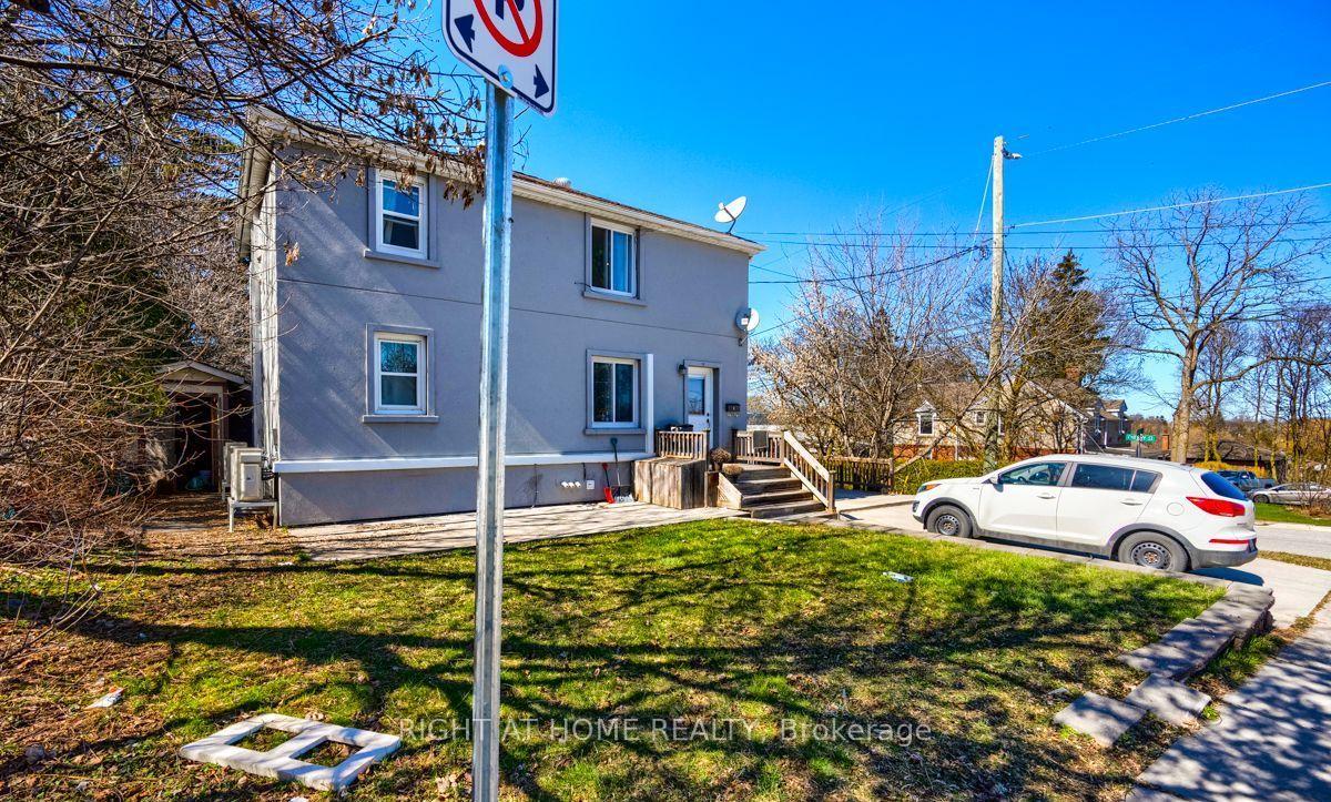 Photo 3 of Unit 1, 18 Ewing Street, Halton Hills, Georgetown — HOMEH