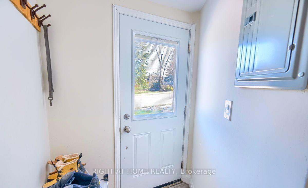 Photo 5 of Unit 1, 18 Ewing Street, Halton Hills, Georgetown — HOMEH