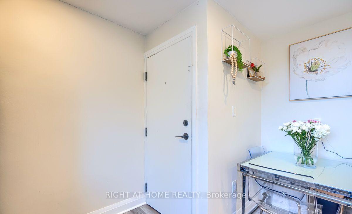 Photo 8 of Unit 1, 18 Ewing Street, Halton Hills, Georgetown — HOMEH