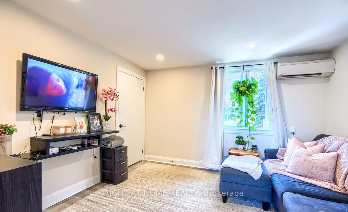 Photo 18 of Unit 1, 18 Ewing Street, Halton Hills, Georgetown — HOMEH