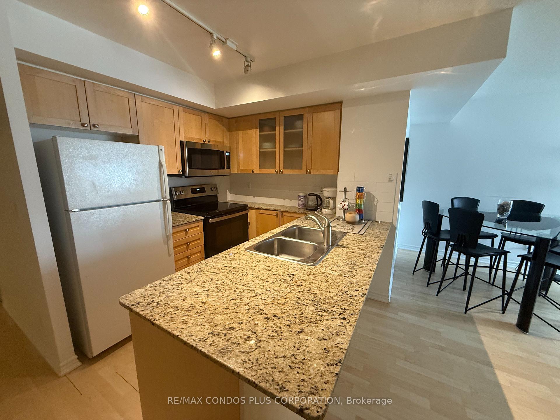 Photo 2 of Unit 1402, 761 Bay Street, Toronto, Bay Street Corridor — HOMEH