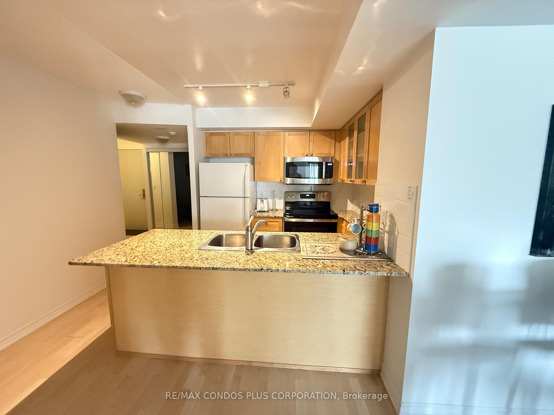 Photo 3 of Unit 1402, 761 Bay Street, Toronto, Bay Street Corridor — HOMEH