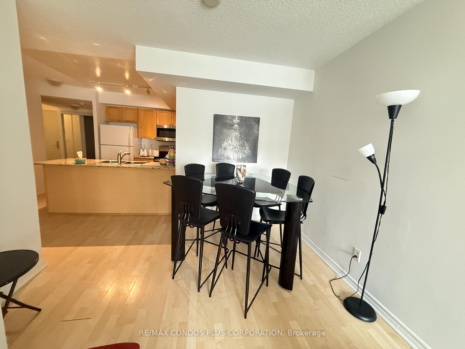 Photo 4 of Unit 1402, 761 Bay Street, Toronto, Bay Street Corridor — HOMEH