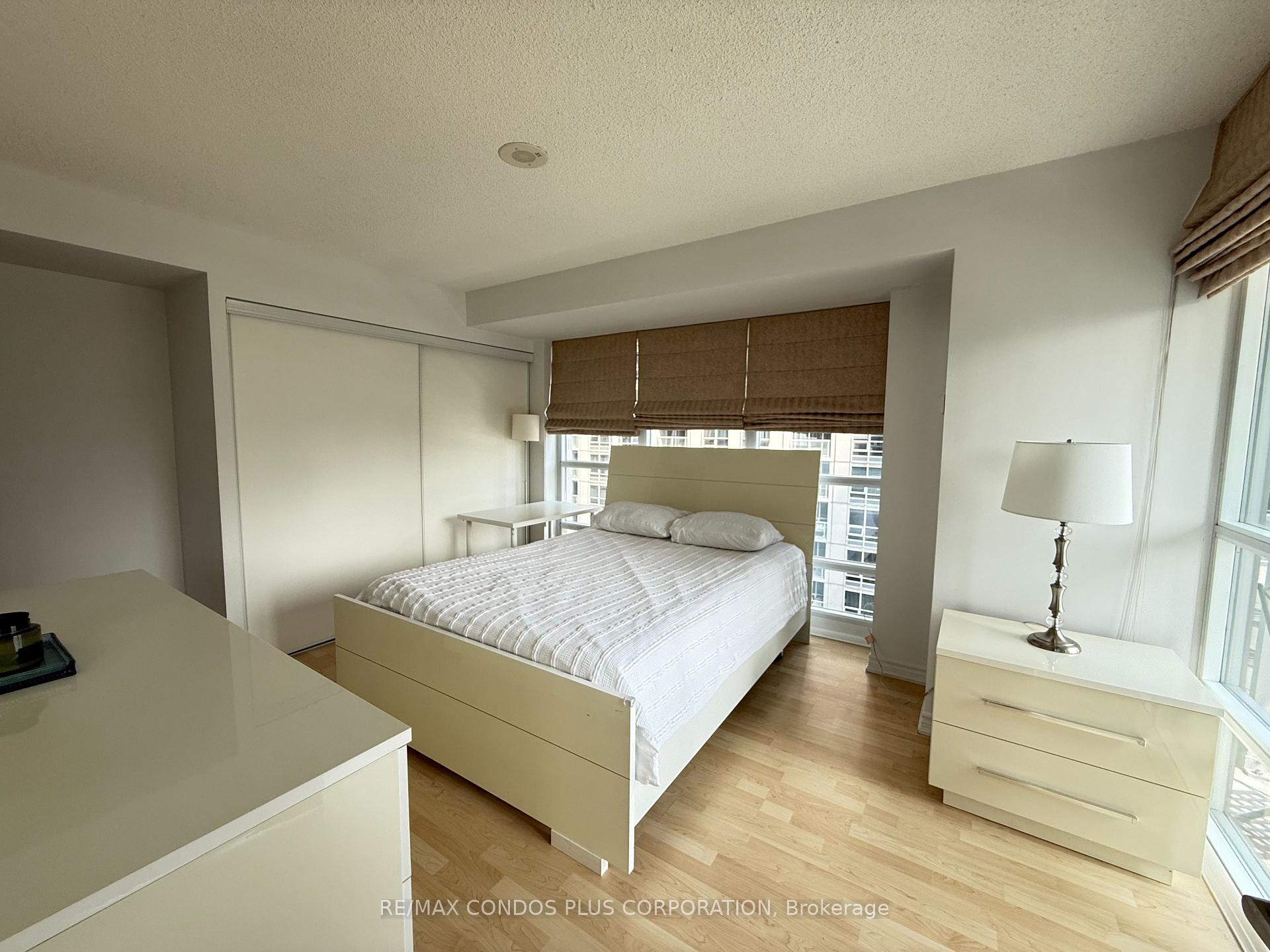 Photo 8 of Unit 1402, 761 Bay Street, Toronto, Bay Street Corridor — HOMEH