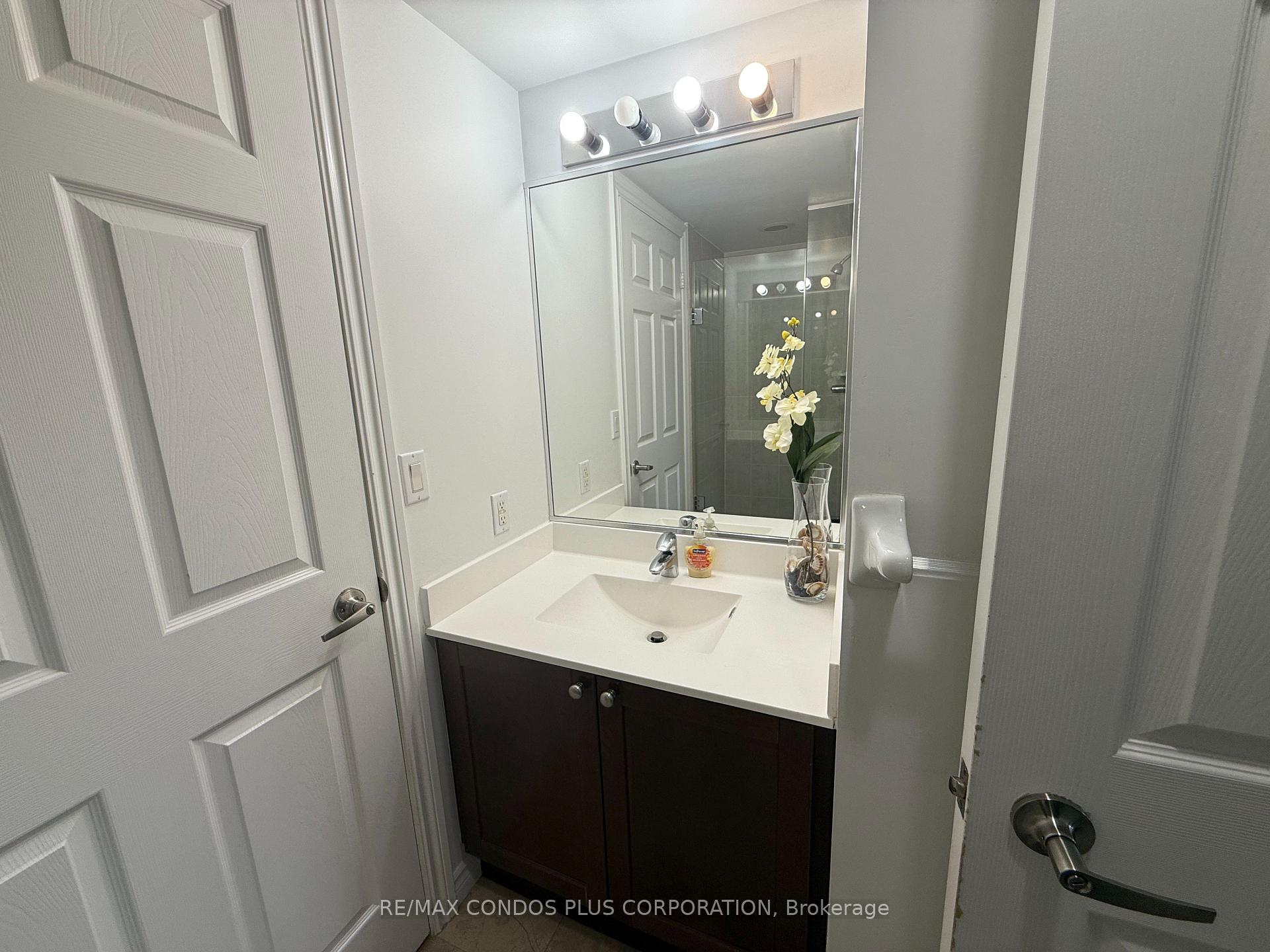 Photo 12 of Unit 1402, 761 Bay Street, Toronto, Bay Street Corridor — HOMEH