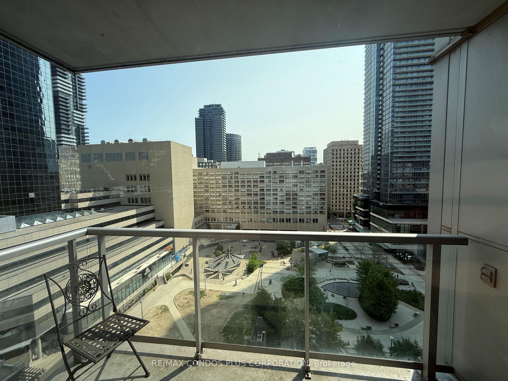 Photo 14 of Unit 1402, 761 Bay Street, Toronto, Bay Street Corridor — HOMEH