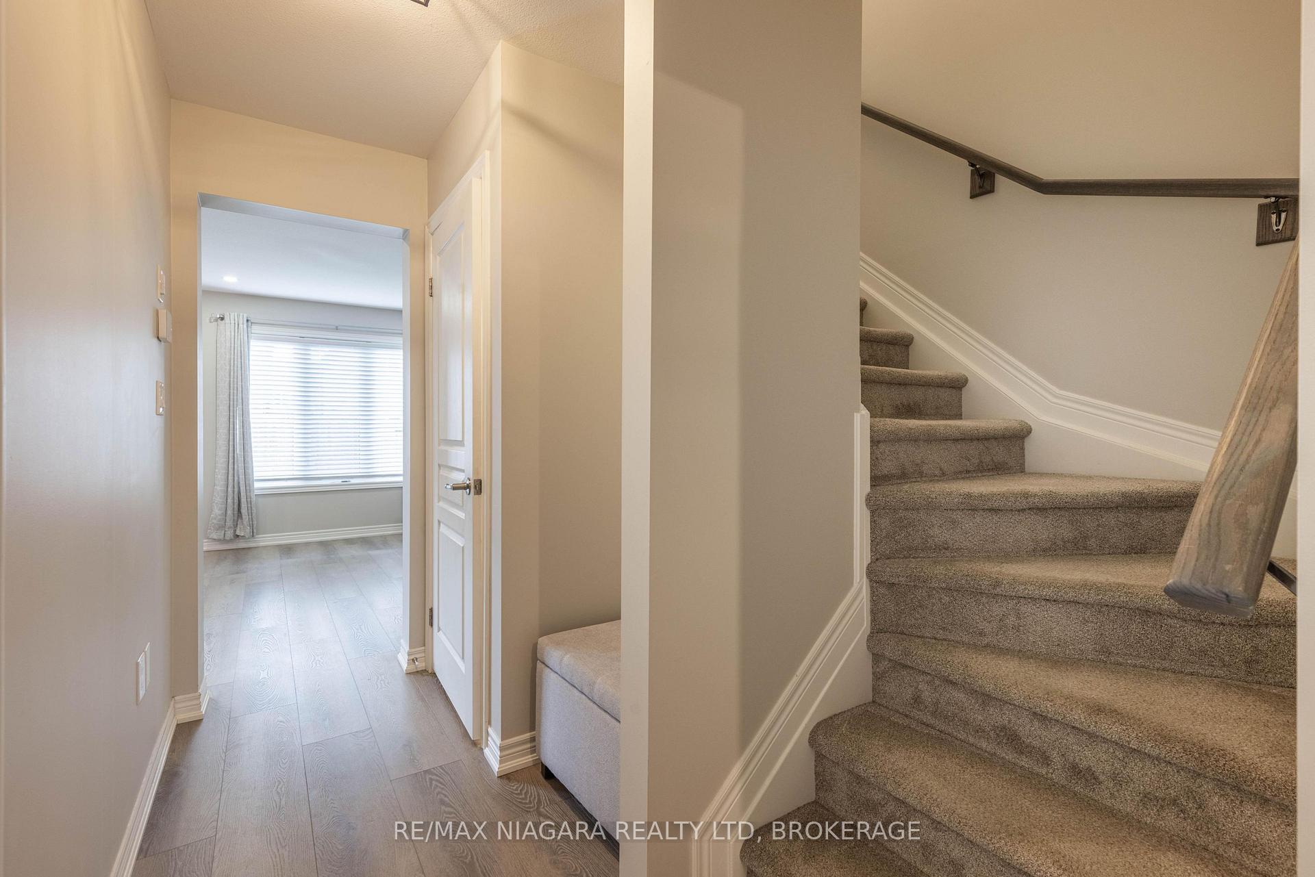 Photo 12 of 8073 Cole Court, Niagara Falls, Oldfield — HOMEH