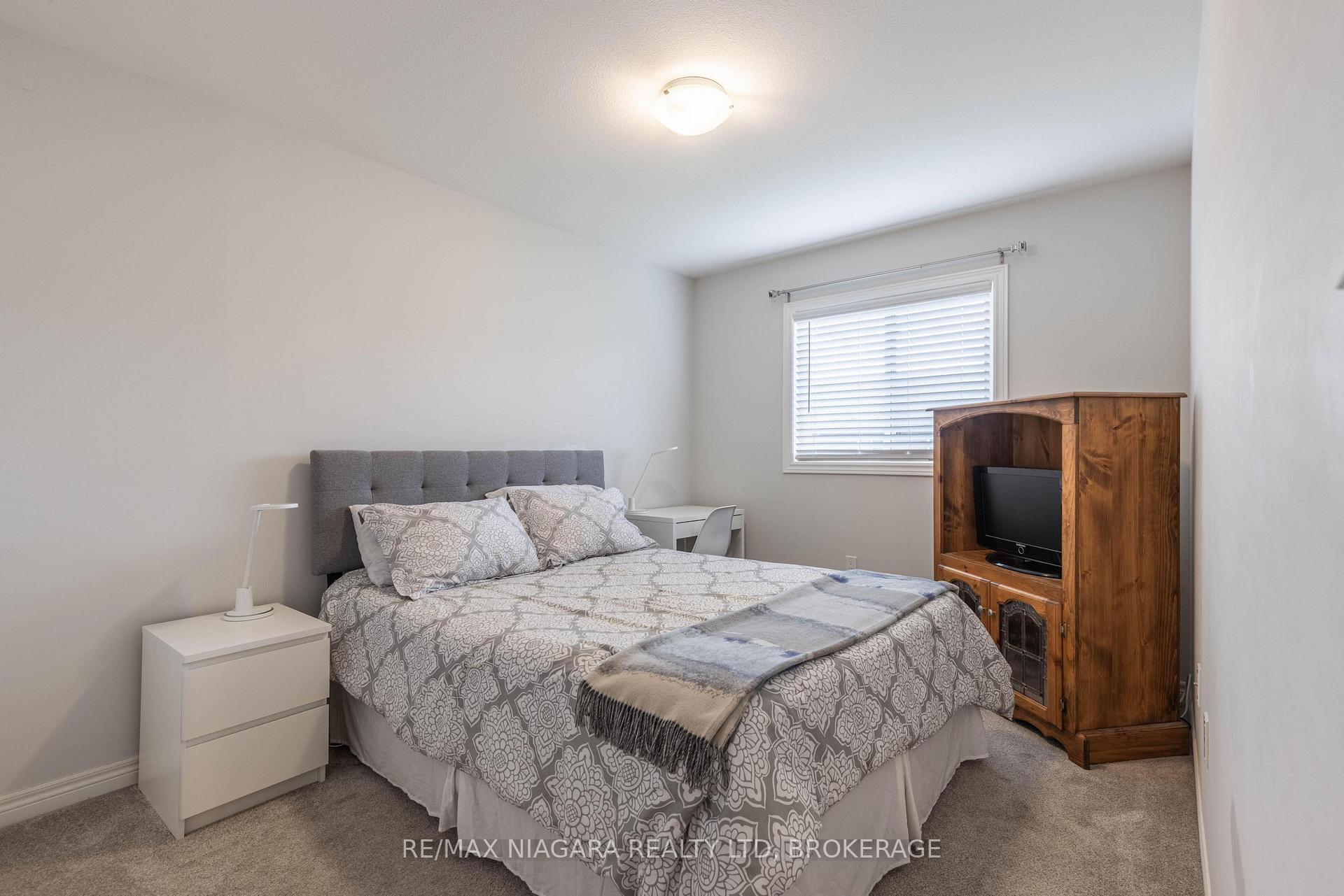 Photo 16 of 8073 Cole Court, Niagara Falls, Oldfield — HOMEH