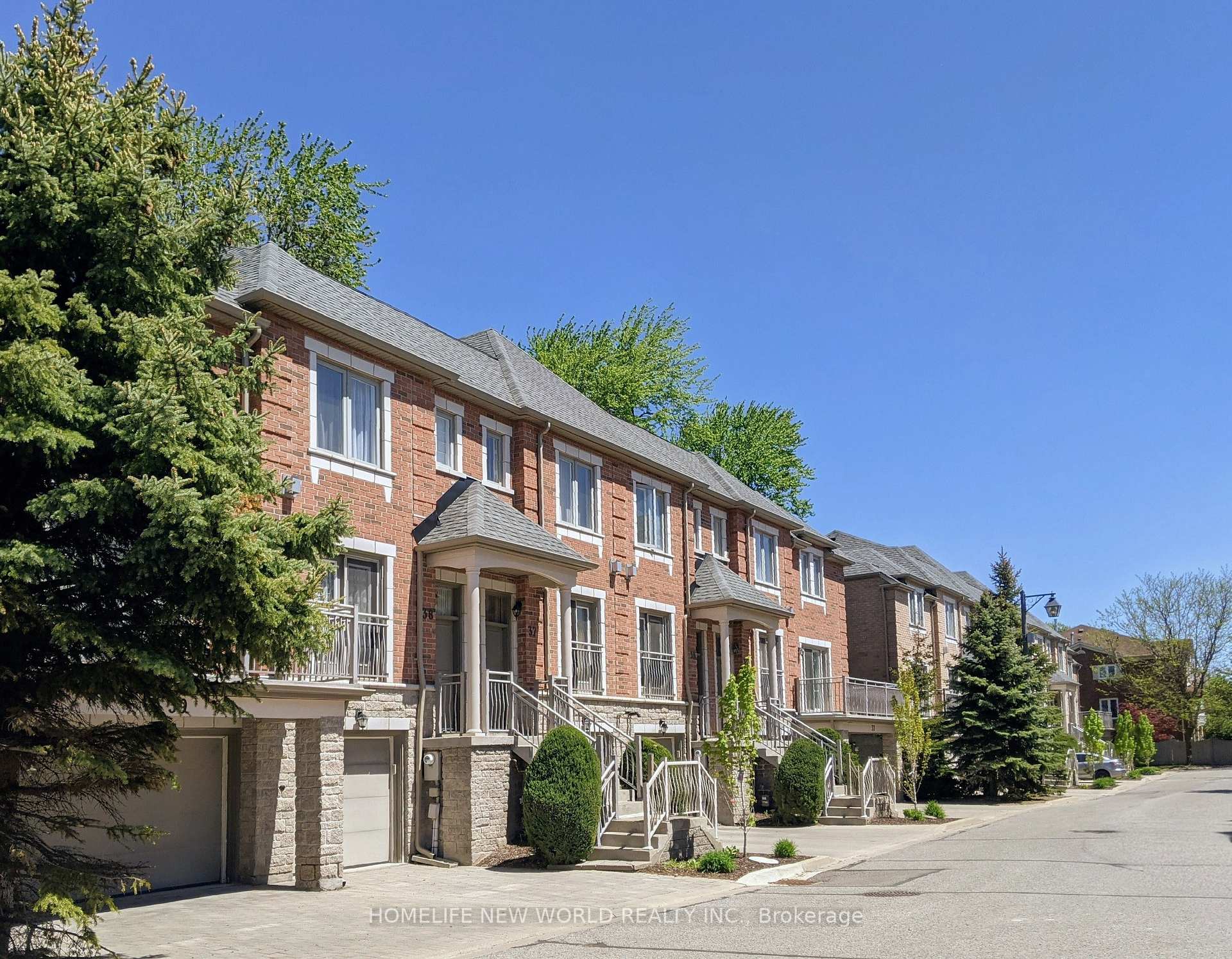 Photo 2 of Unit 38, 9133 Bayview Avenue, Richmond Hill, Doncrest — HOMEH